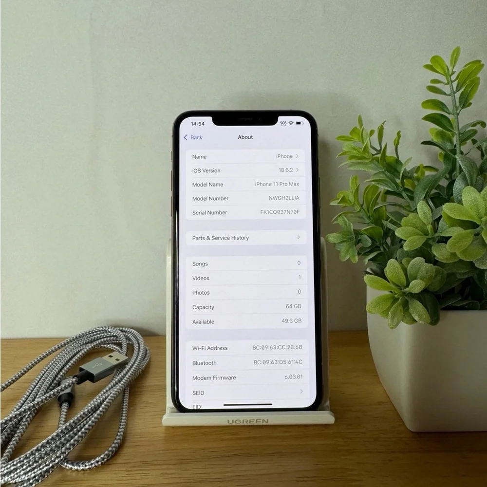 Apple iPhone 11 Pro Max 64GB unlocked in Gold